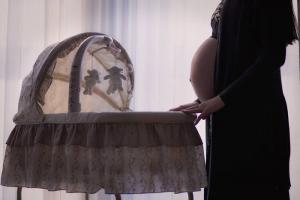 לידה מוקדמת: איך למנוע אותם, הסכנה לאם ולילד
