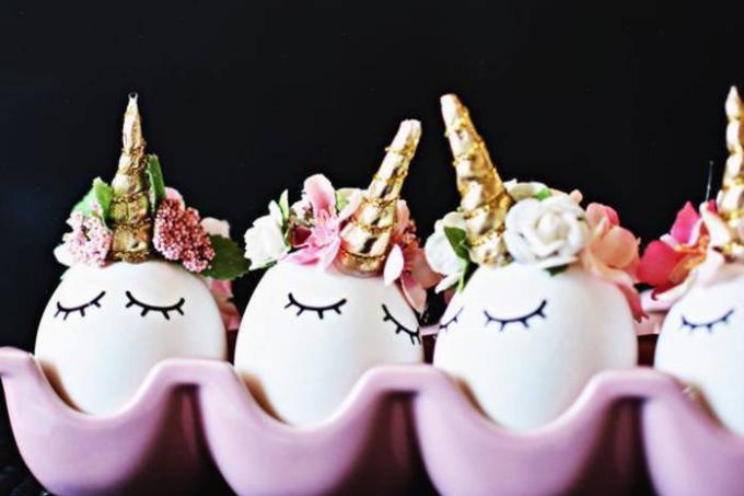 אמנות לחג הפסחא בידיים שלהם: ביצים Unicorn מקסימה