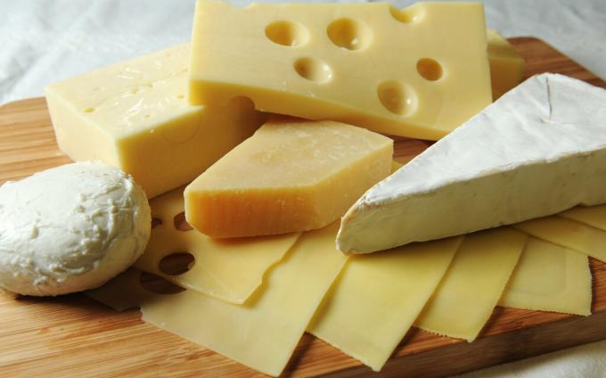 גבינות