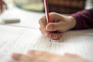 דיסגרפיה - לא גזר דין: מה לעשות אם ילד כותב עם שגיאות?