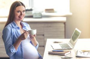 מדוע אסרו מדענים על נשים בהריון לשתות תה וקפה?