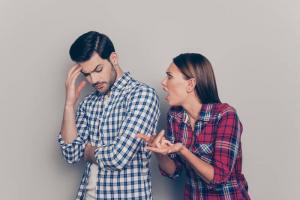 4 סיבות מדוע האשמות יכולות להרוס הנישואין שלך