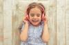 האם האזנה למוזיקה באמצעות אוזניות מזיקה?