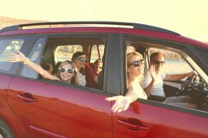 נסיעה עם ילדים ברכב: מה שאתה צריך לקחת על הכביש