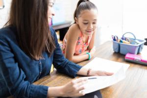 5 דרכים לחסוך כסף על מורה